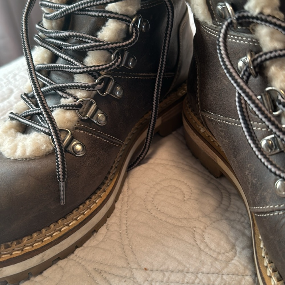 Alpine Design 8.5 Women’s heavy duty boots - Picture 2 of 8